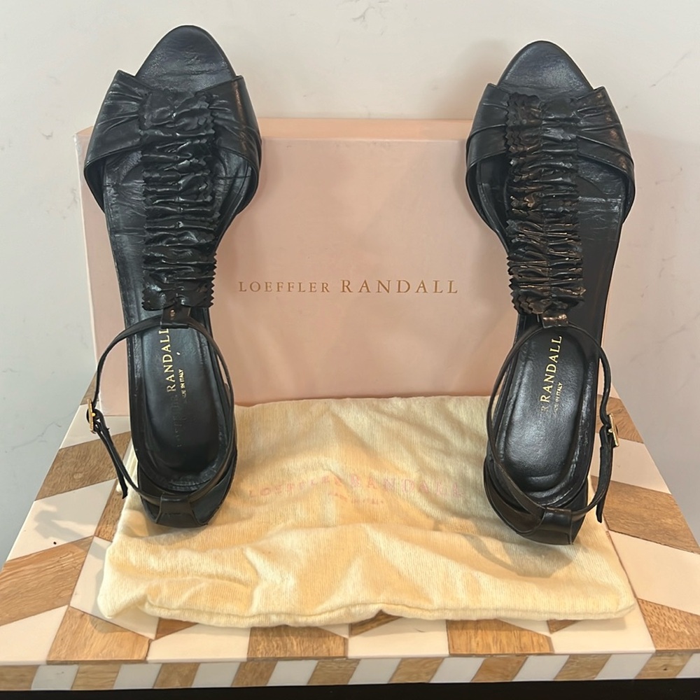 Loeffler Randall Dorris Kid t-strap flat sandals with ankle strap, size 8